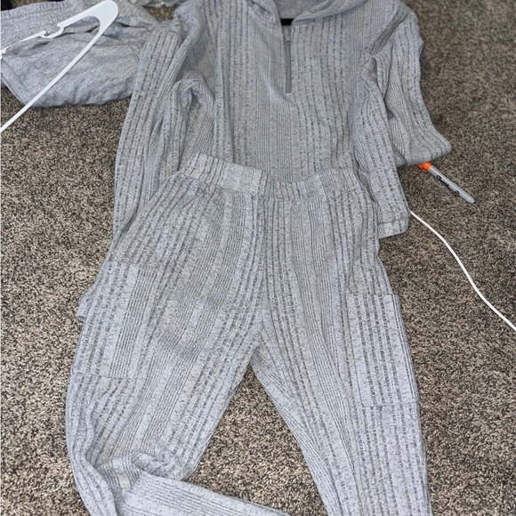 Matching set - Picture 2 of 9